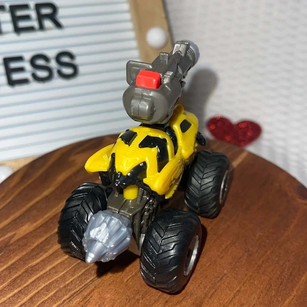 Zuru 5 Surprise Monster Truck Mystery Ball Bumblee Bee Bug Yellow Truck Parts